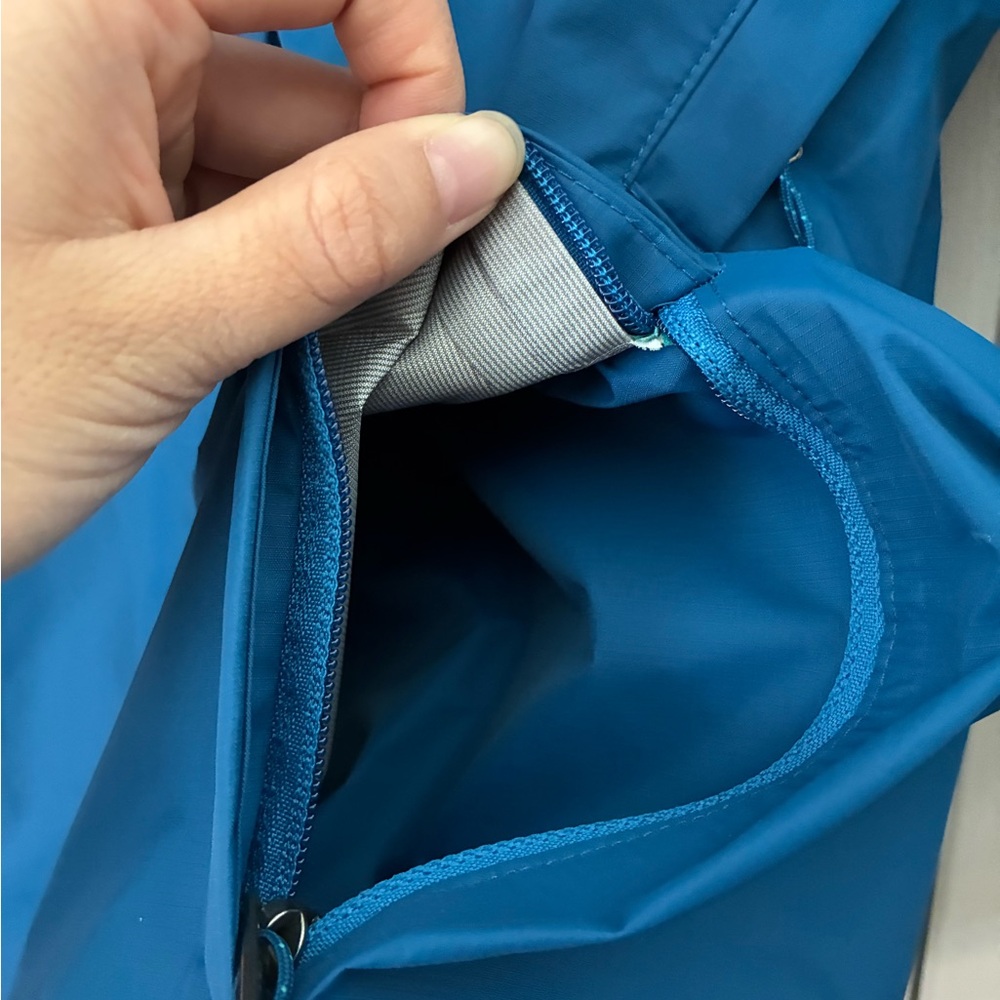 Patagonia Men’s Small Torrentshell 3L Rain Jacket - Like New - Picture 4 of 4